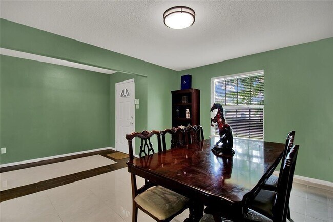 Foto del edificio - 7926 Brook Trail Cir