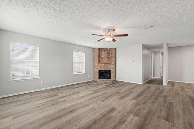 Building Photo - 4380 W Thrasher Dr