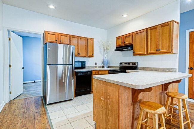 Foto del edificio - 313 E Spring St