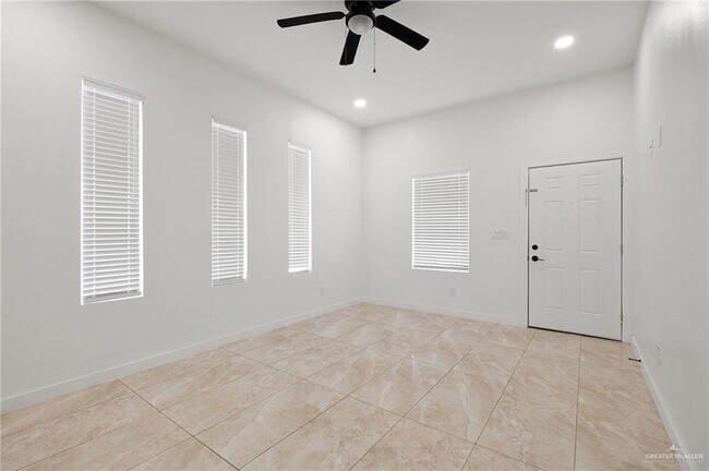 Building Photo - 408 Gastel Cir