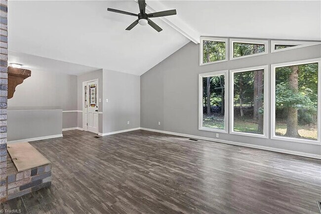 Foto del edificio - 1142 Kendall Mill Rd