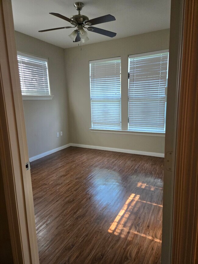 Foto del edificio - 1025 Porter St