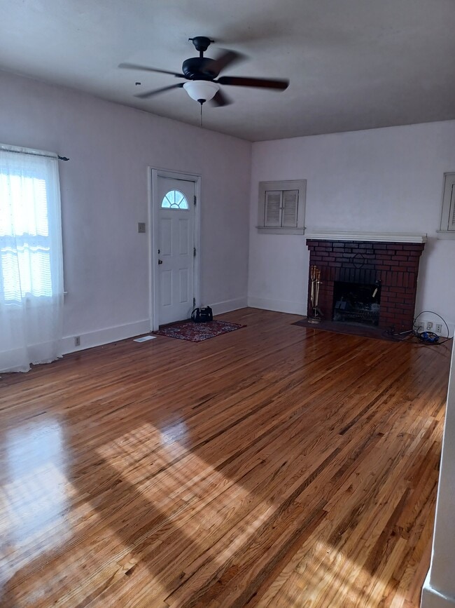 Building Photo - 1308-1312 12th Ave