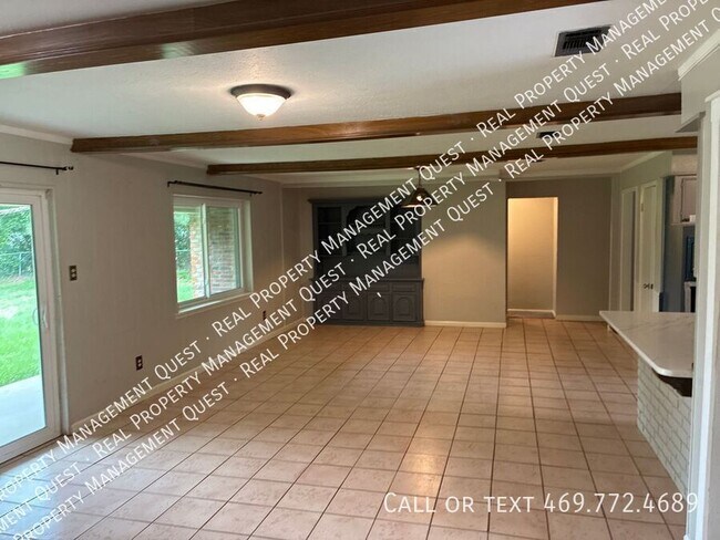 Foto del edificio - 851 Newt Patterson Rd
