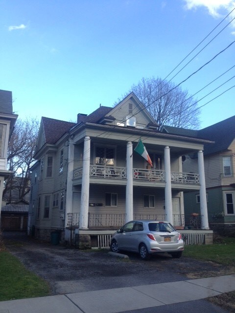 Foto principal - 825-27-827 Westcott St