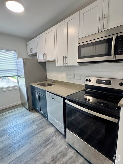 Building Photo - Bradley Apartments
