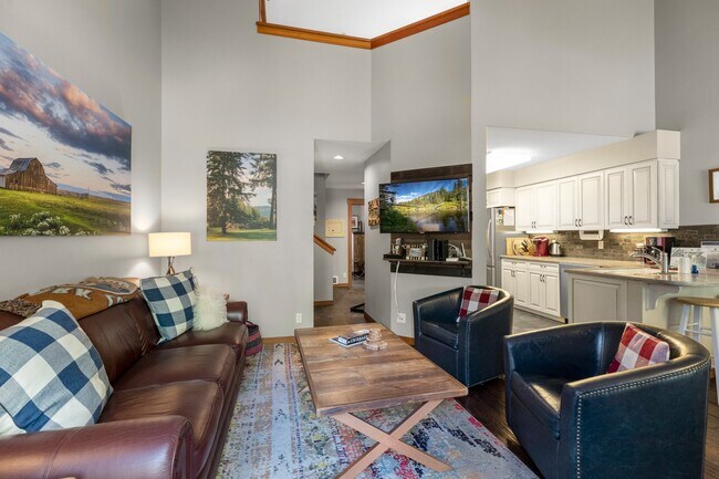 Foto del edificio - 1750 E Lakeshore Dr