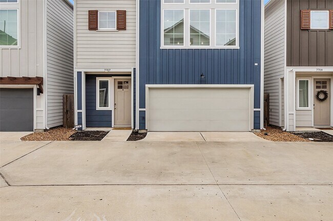 Foto del edificio - 7707 Nasser Ln