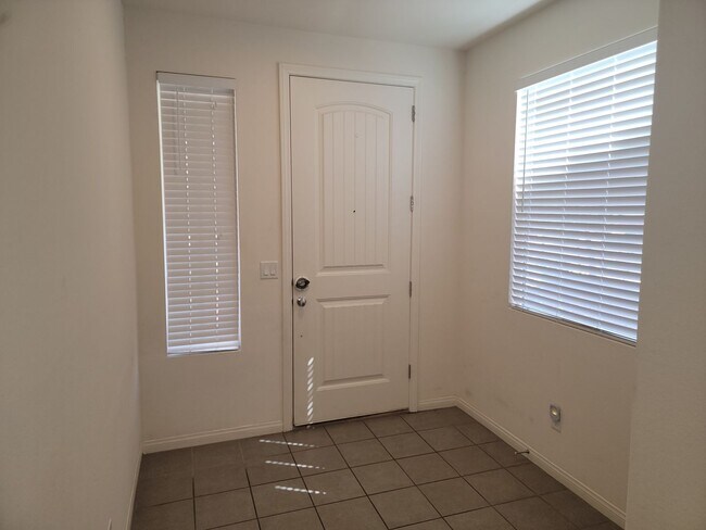 Foto del edificio - Fabulous 4 Bedroom Home in Southwest for Rent