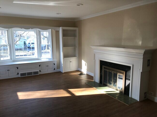 Building Photo - 1403 Essex St