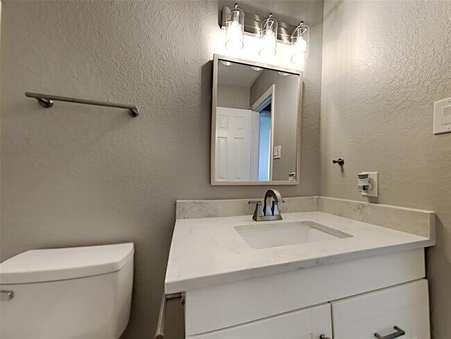 Foto del edificio - 9606 Park Heath Ln