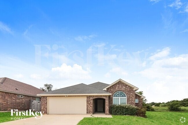 Building Photo - 2708 Beverly Dr