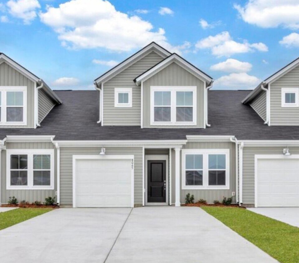 Primary Photo - 138 Talladega Dr