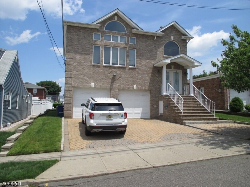 Primary Photo - 731 Lake Ave
