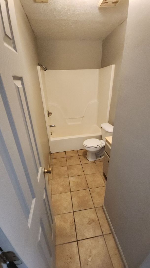 Building Photo - Monthly Paid Rent