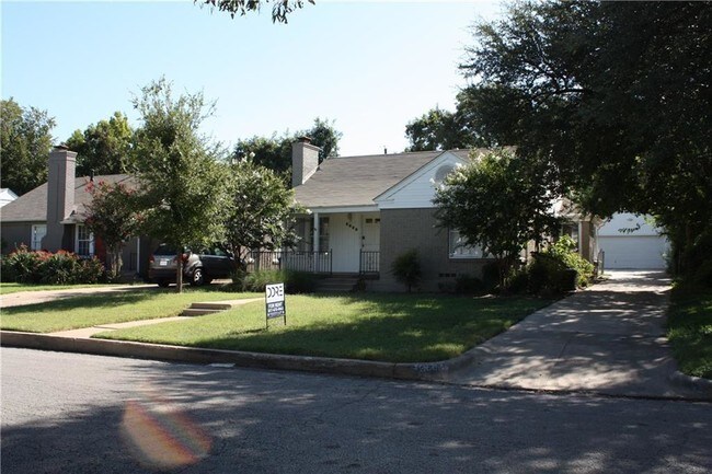 Building Photo - 3609 Stadium Dr