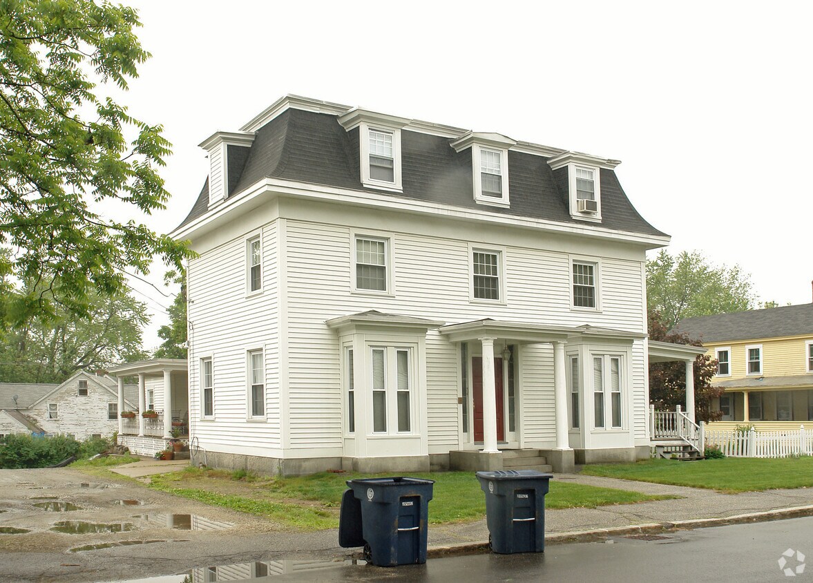Building Photo - 10 Abbott St