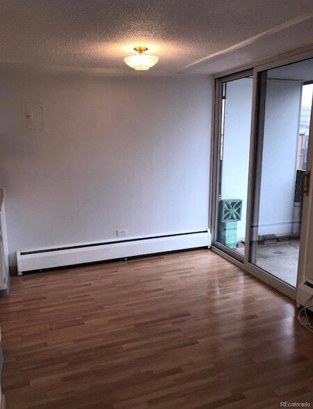 Foto del edificio - 799 Dahlia St