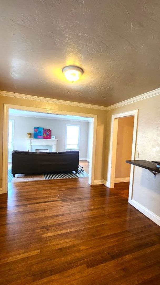 Foto del edificio - Super Cute 3 Bedroom 1 Bath Cottage in the DOUGLAS PLACE ADD NW OKC