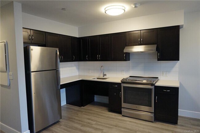 Foto del edificio - 1 Fairway Cir