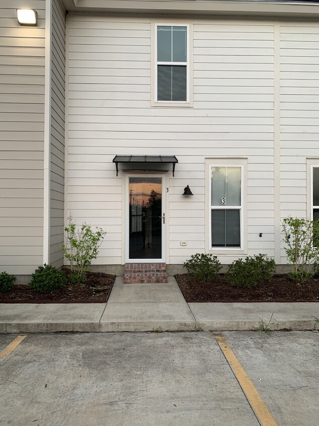 Primary Photo - 4320 Louisiana Ave