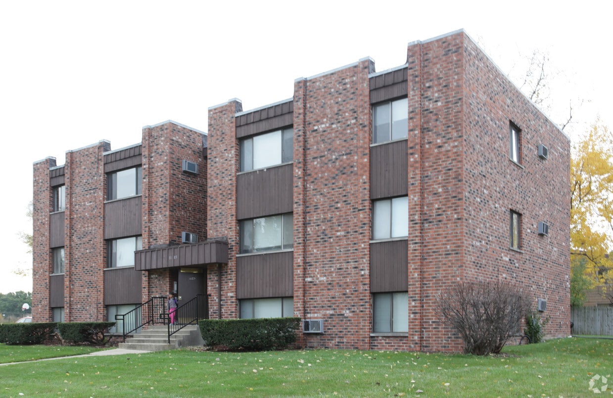 1185 Surrey Dr, Lombard, IL 60148 Apartments in Lombard, IL