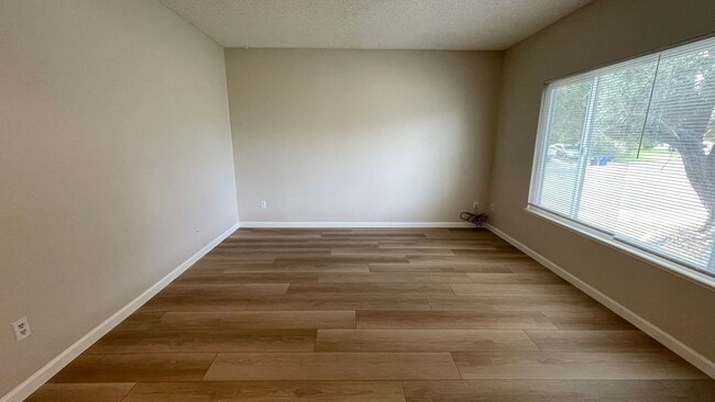 Building Photo - Beautifully updated 3 bedroom, 2 bathroom home in Bay Point