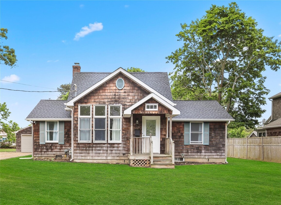 Primary Photo - 45 N Howells Point Rd