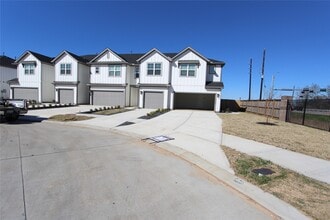 Building Photo - 27802 Western Crk Ct