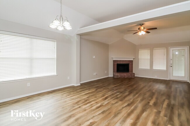 Foto del edificio - 1124 Manhassett Ct