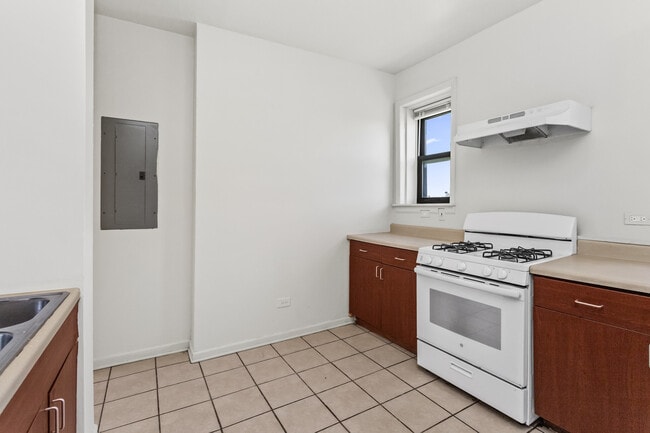 Building Photo - 4035 W Gladys Ave