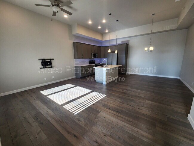 Building Photo - 350 High Point Dr