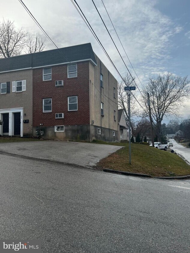 Primary Photo - 116 3rd Ave