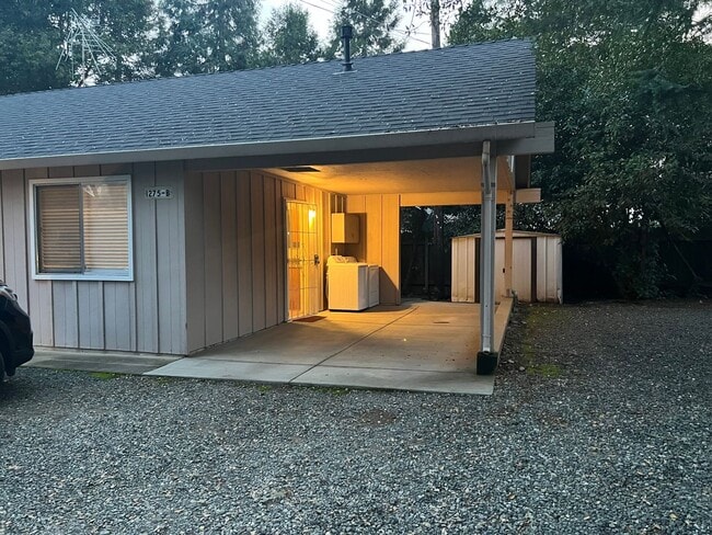 Foto del edificio - One Bedroom, One bath