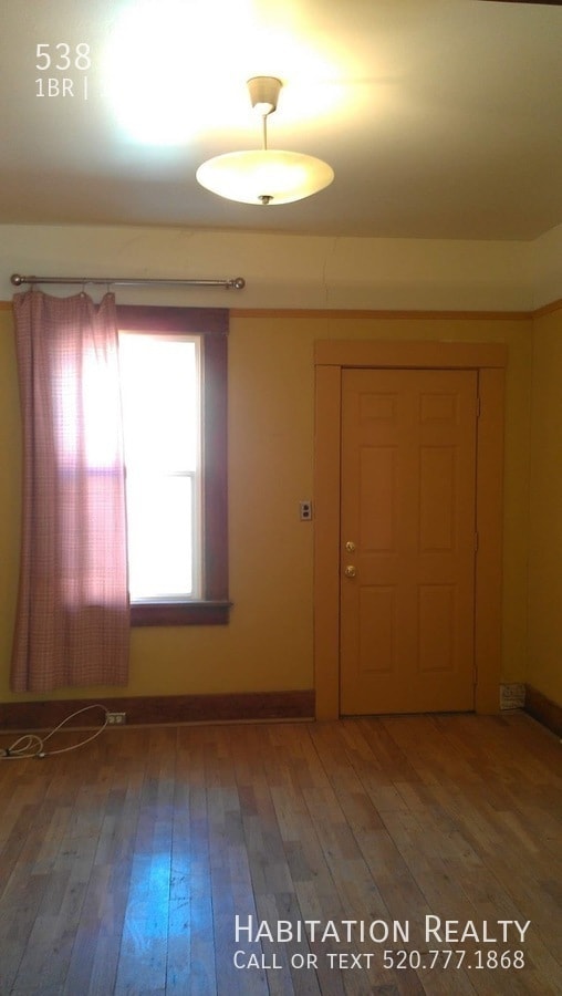 Foto del edificio - 538 N Ash Ave