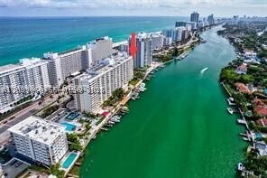 Foto del edificio - 5600 Collins Ave