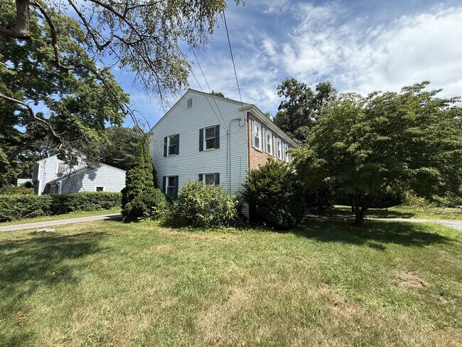 Building Photo - 20 Hall Ave