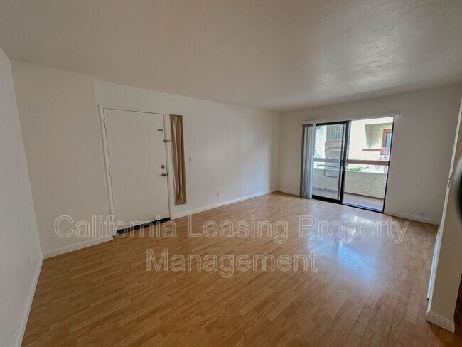 Building Photo - 18020 Saratoga Way