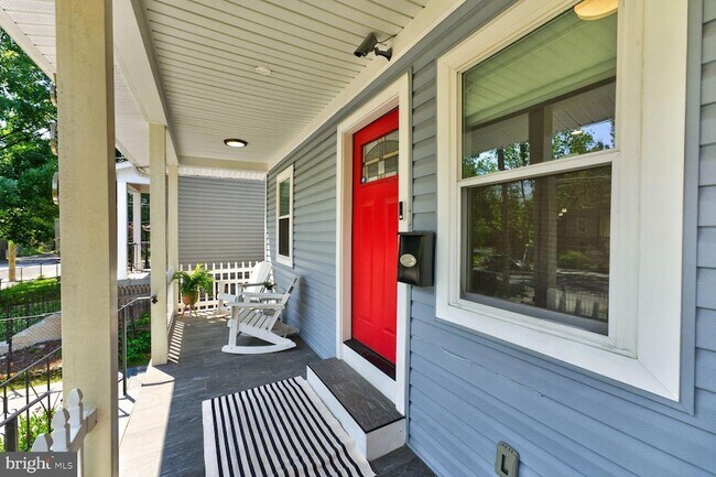 Foto del edificio - 6004 Clay St NE