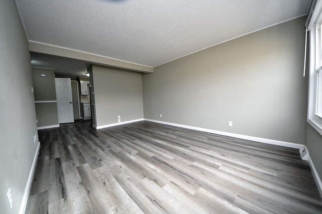 Building Photo - 303 Granada