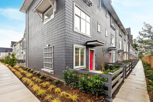 Building Photo - 15778 85 Av
