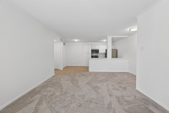 Foto del edificio - 3770 Lovers Wood Ln
