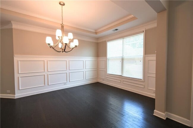 Building Photo - 2561 Bartleson Dr