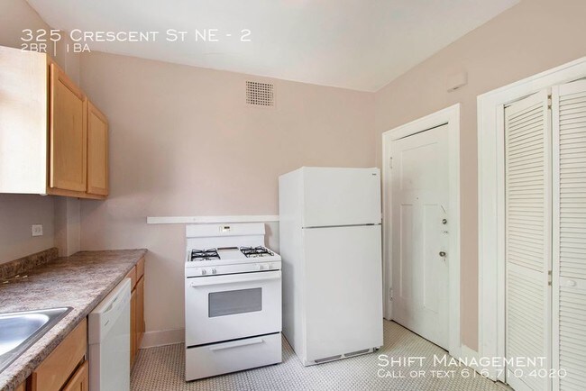 Foto del edificio - 325 Crescent St NE