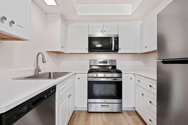 Foto del edificio - Updated 4BD/2BA Goleta Condo | Pool Access | Near UCSB | Easy Highway 101 Access