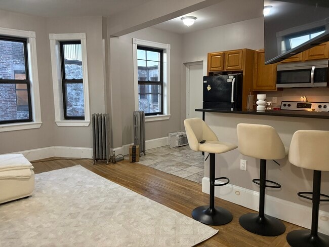 Photo - 1066 Commonwealth Ave Apartments