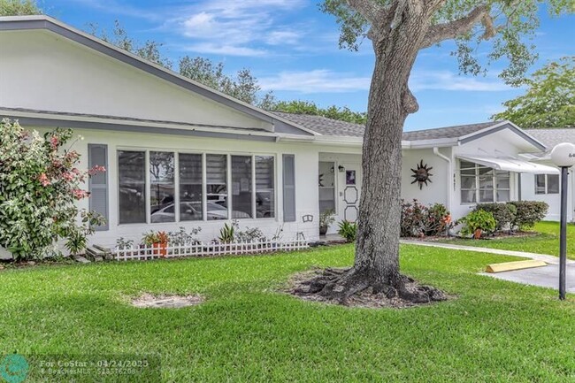 Foto del edificio - 8423 NW 12th St