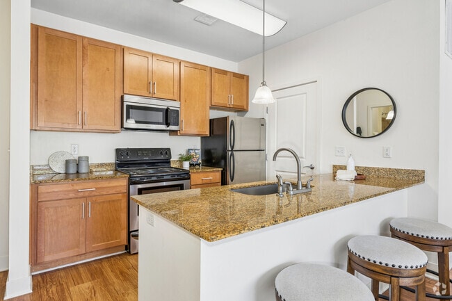 2BR, 2BA - 950SF - Kitchen - Vine Street Flats