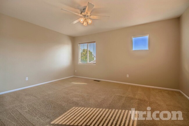 Foto del edificio - 17061 E 107th Ave