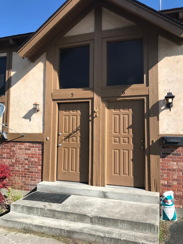 Foto principal - 601 John Adams Ct